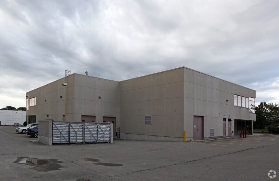 2100 Matheson Blvd E, Mississauga, ON à louer - Photo du bâtiment - Image 2 de 8