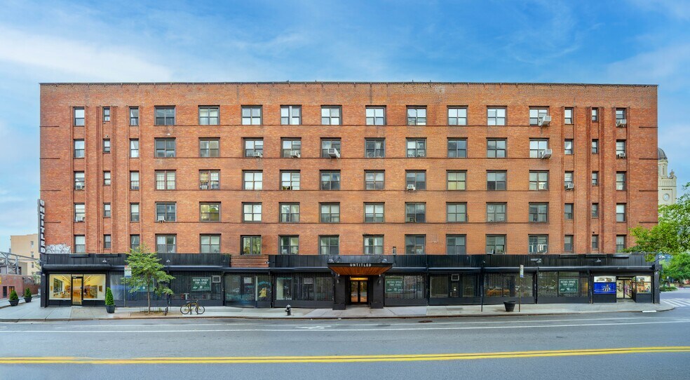 66 Avenue A, New York, NY à louer - Photo du bâtiment - Image 1 de 4