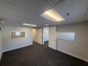 525 Cedar Hill Ave, Wyckoff, NJ à louer Photo intérieure- Image 1 de 11