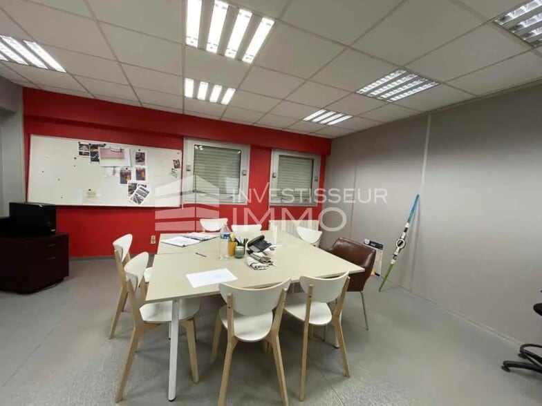 Flex in Vaux-le-Pénil for sale - Interior Photo - Image 1 of 4