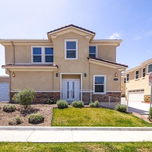 7792 Liberty Dr, Huntington Beach, CA for sale Primary Photo- Image 1 of 32