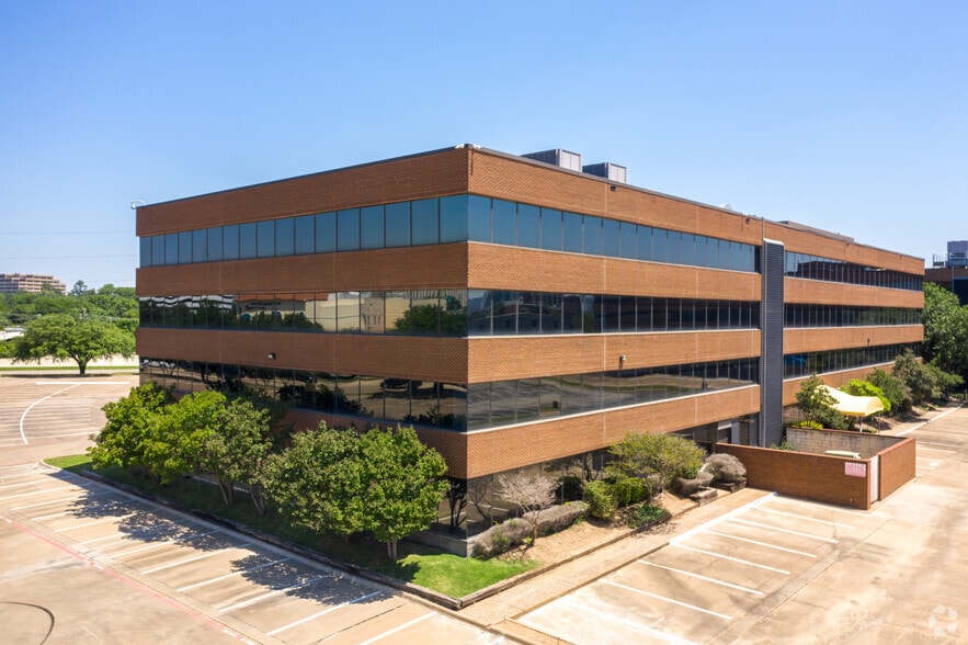 1430 Empire Central Dr, Dallas, TX for lease - Building Photo - Image 2 of 11