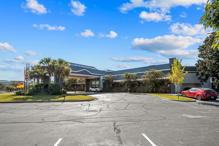 1944 Cedar Creek Rd, Fayetteville, NC for lease - Building Photo - Image 2 of 11