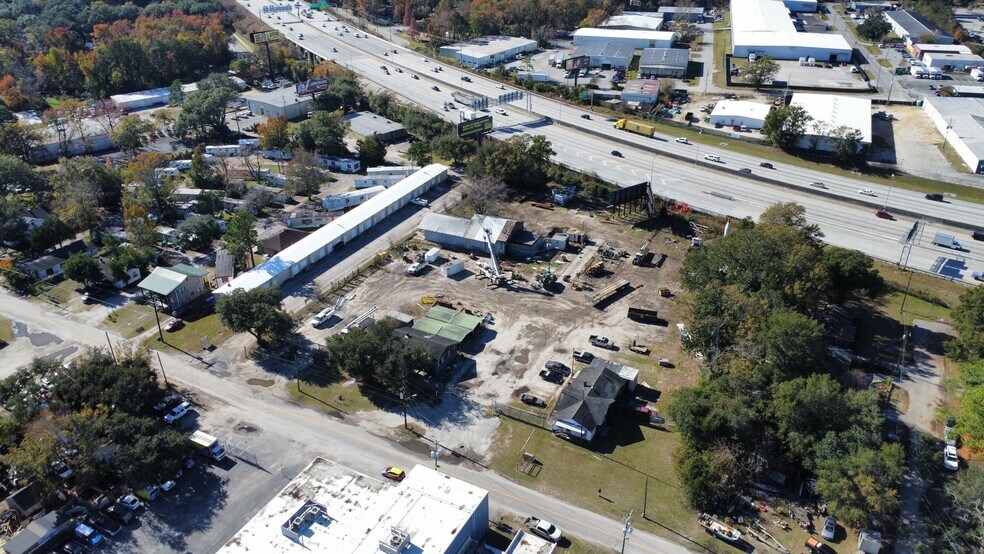 5541 Woodbine Ave, North Charleston, SC à vendre - Photo du bâtiment - Image 2 de 7