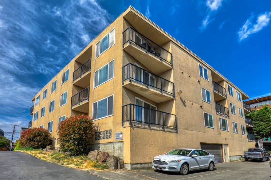 1925 Eastlake Ave E, Seattle, WA à vendre - Photo du bâtiment - Image 3 de 6