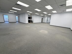 190-210 Sylvan Ave, Englewood Cliffs, NJ for lease Interior Photo- Image 2 of 8