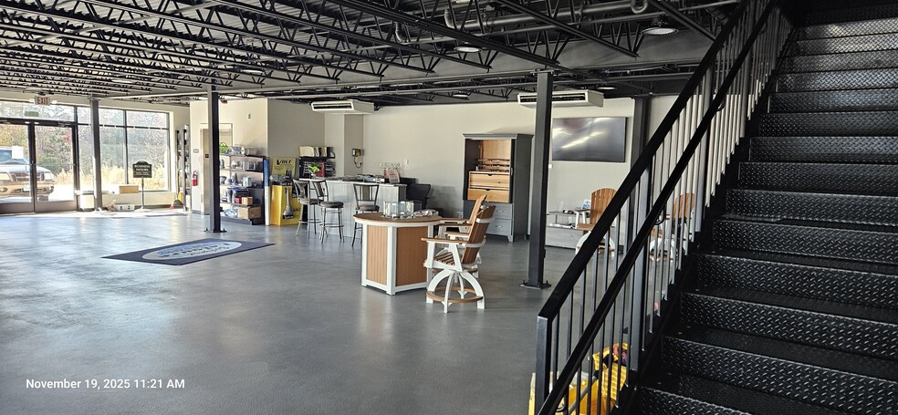 5150 Industrial Pk Dr, Kernersville, NC for lease - Building Photo - Image 2 of 4