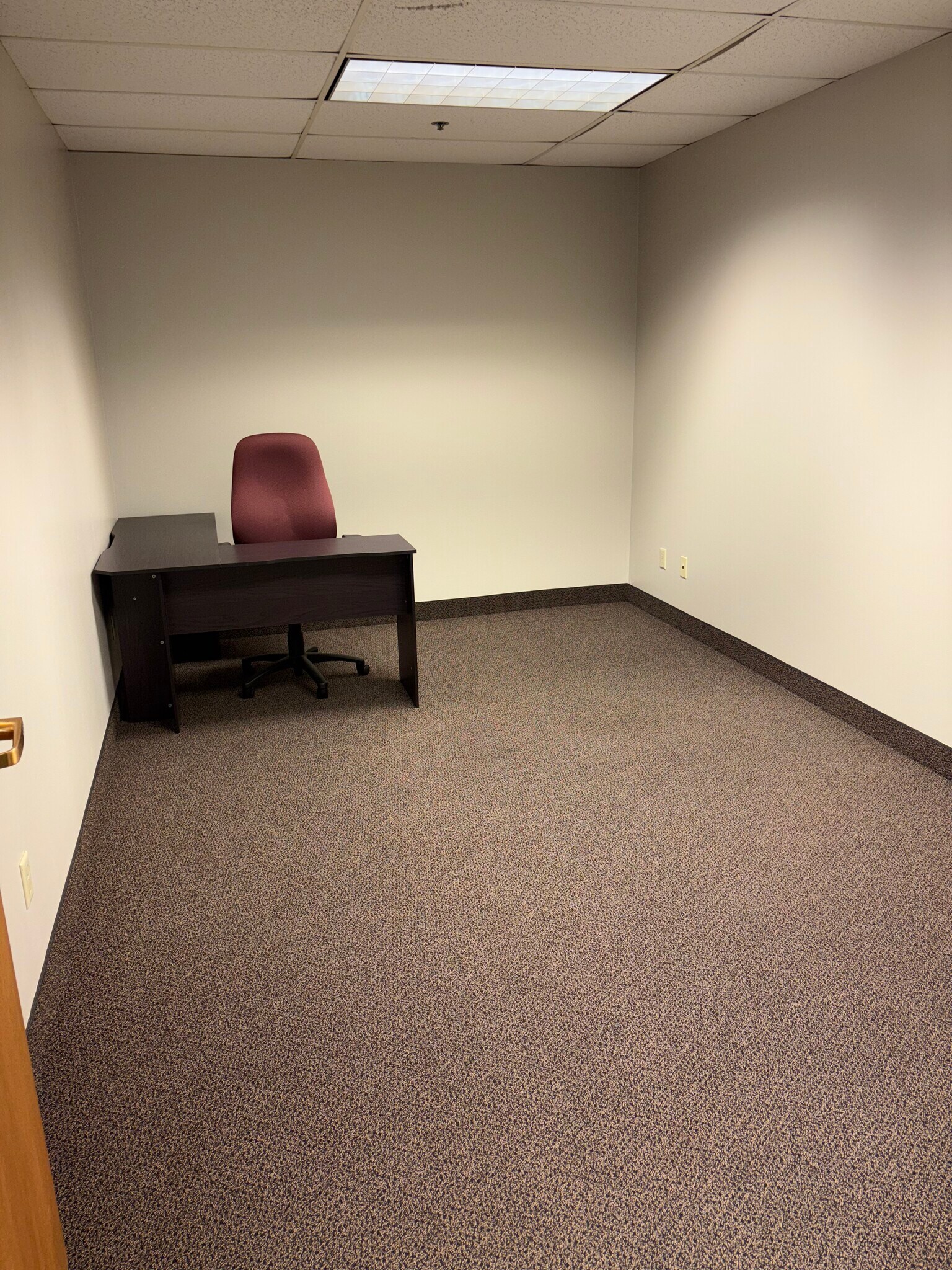 750 2nd St NE, Hopkins, MN for lease Interior Photo- Image 1 of 2