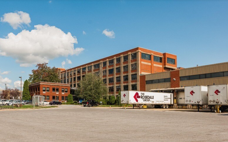 1001 Rue Yamaska E, Farnham, QC à louer - Photo du bâtiment - Image 2 de 3