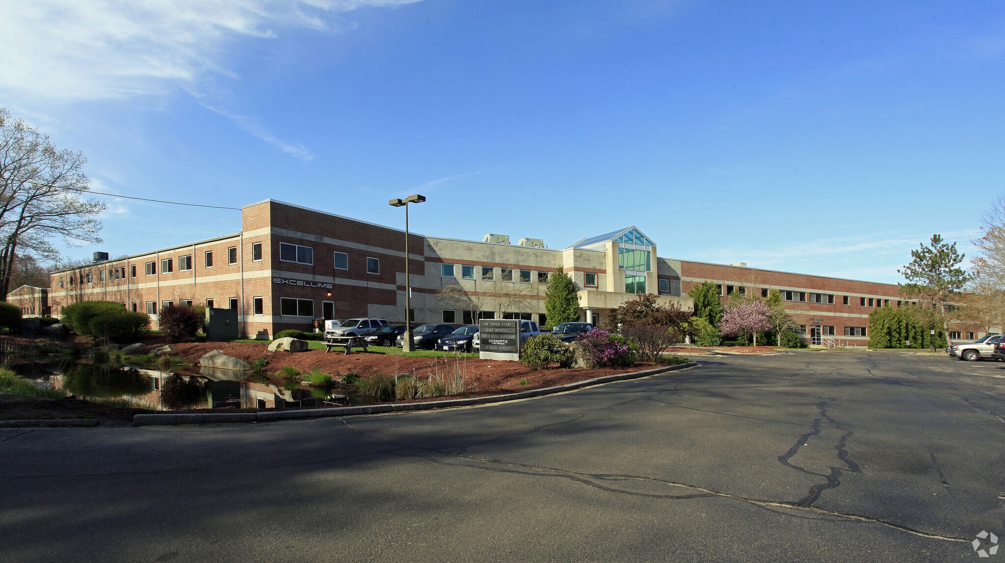 18-22 Main St, Acton, MA à louer Photo principale- Image 1 de 11