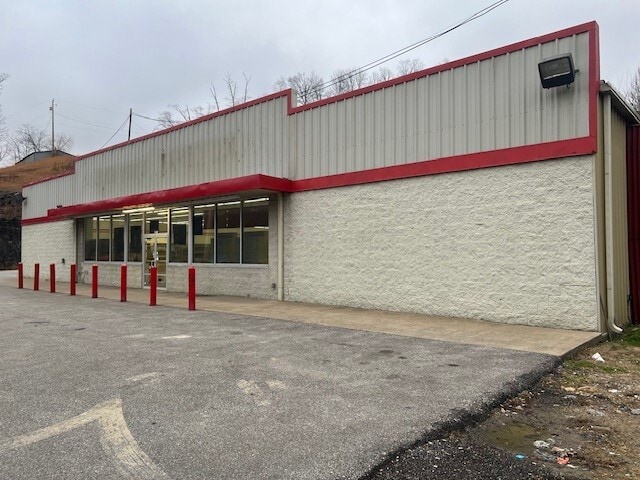 1034 Mc Clellan Hwy, Harts, WV à vendre - Photo du bâtiment - Image 2 de 13