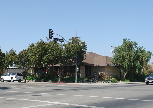 More details for 800 19th St, Bakersfield, CA - Retail for Sale