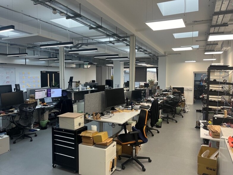 70 Commercial Sq, Leicester for lease - Interior Photo - Image 2 of 10