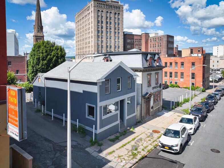 610 Charlotte St, Utica, NY à louer - Photo du bâtiment - Image 2 de 21