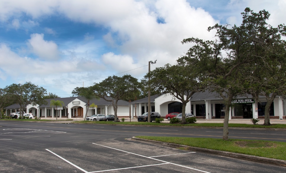 4150 Okeechobee Rd, Fort Pierce, FL for lease - Building Photo - Image 3 of 7