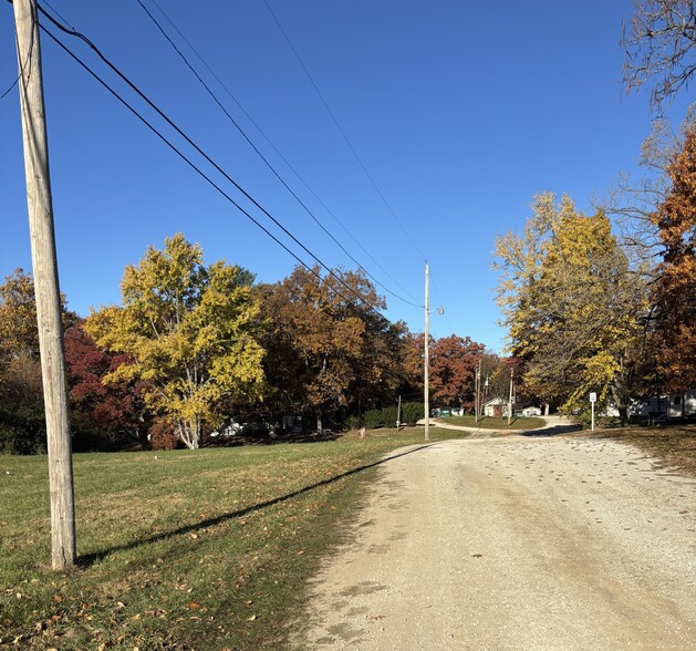 2495 N Hill Ave, Decatur, IL for sale - Building Photo - Image 3 of 12