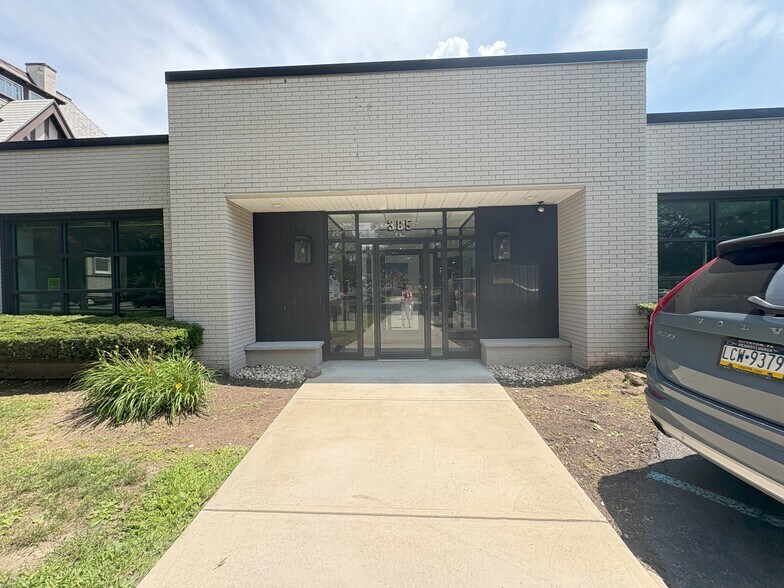 385 Wyoming Ave, Kingston, PA à louer - Photo du bâtiment - Image 1 de 3