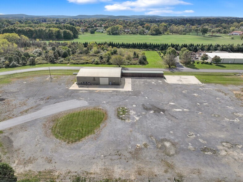 585 Daniels Rd, Nazareth, PA à louer - Photo du bâtiment - Image 3 de 16