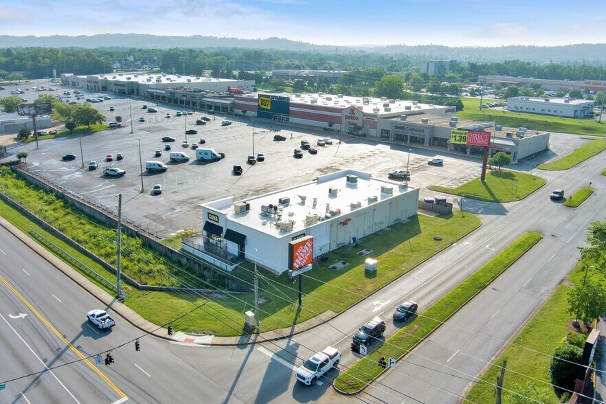 2288 Gunbarrel Rd, Chattanooga, TN à louer - Photo du bâtiment - Image 2 de 20