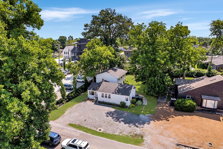 2818 Azalea Pl, Nashville, TN à vendre - Photo du bâtiment - Image 3 de 43