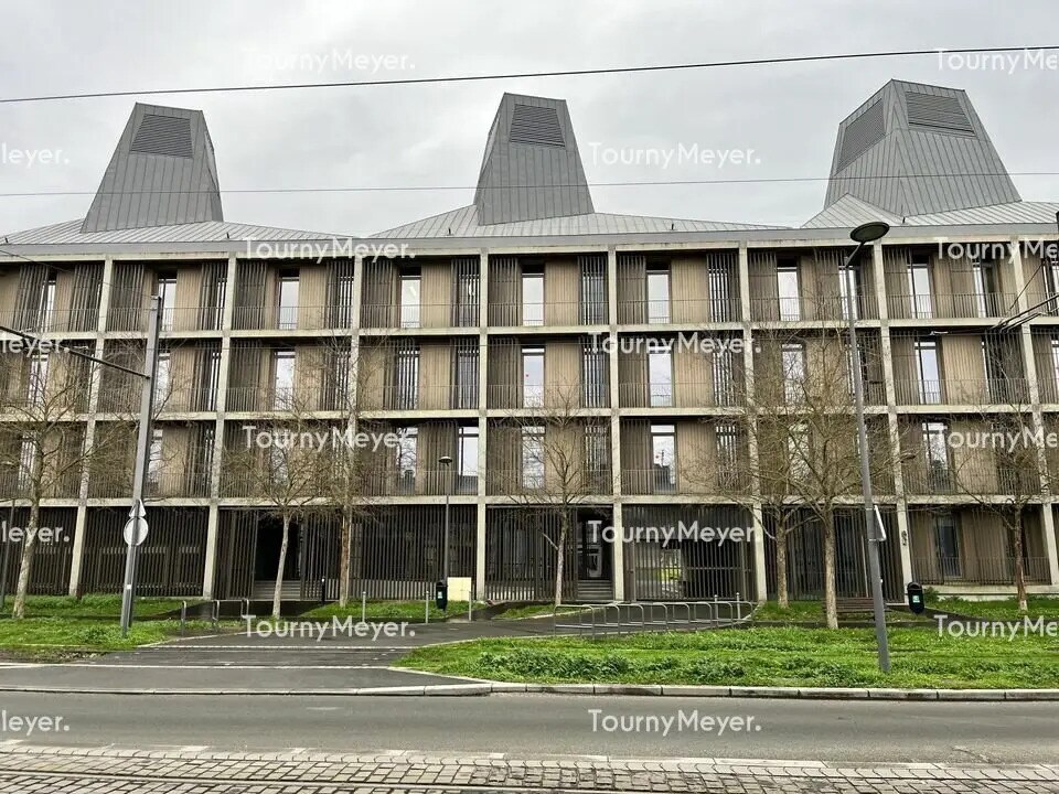 Office in Bordeaux for lease Building Photo- Image 1 of 8