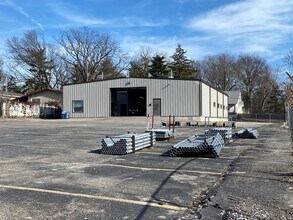 9197 Saint Charles Rock Rd, Saint Louis, MO à vendre Photo du bâtiment- Image 2 de 2