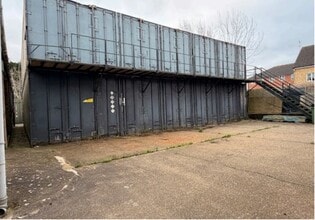 Hill Farm Av, Watford à louer Photo du bâtiment- Image 2 de 7