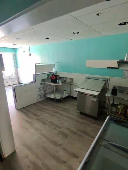 13 Jenkins Ct, Durham, NH for lease - Building Photo - Image 3 of 11