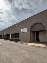 70-130 Sea Ln, Farmingdale, NY à louer Photo intérieure- Image 1 de 5