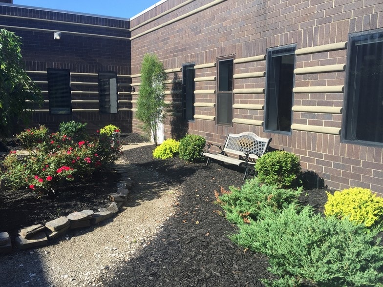 23775 Commerce Park, Beachwood, OH for lease - Building Photo - Image 2 of 3