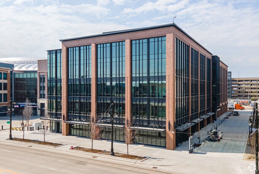 2715 Woodward Ave, Detroit, MI à louer - Photo du bâtiment - Image 2 de 4