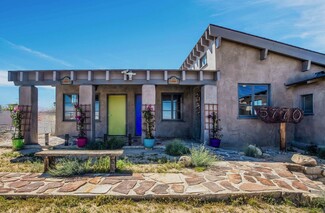 Plus de détails pour 5770 Adobe Rd, Twentynine Palms, CA - Vente au détail à vendre