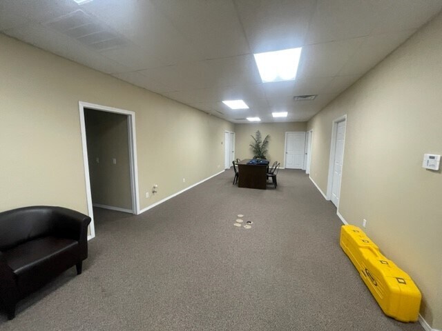 2218 Worth Ln, Springdale, AR for sale - Interior Photo - Image 3 of 4