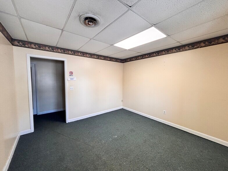 513 Raleigh Rd, Clinton, NC à vendre - Photo du bâtiment - Image 2 de 18