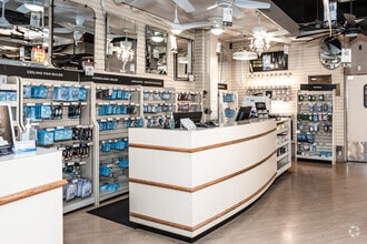 18989 Hawthorne Blvd Beach, Redondo Beach, CA for lease Interior Photo- Image 2 of 15