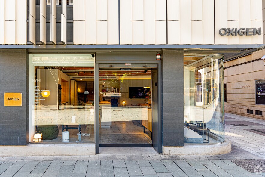 Retail in Granollers, Barcelona for lease - Building Photo - Image 2 of 3