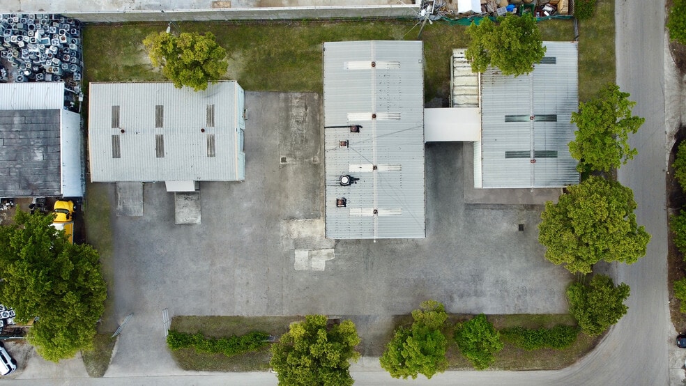 1801-1825 NW 22nd St, Pompano Beach, FL for lease - Building Photo - Image 2 of 6