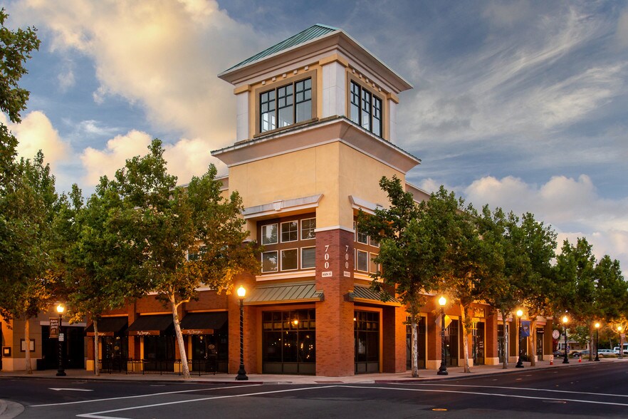 700 Main St, Suisun City, CA à louer - Photo du bâtiment - Image 2 de 44