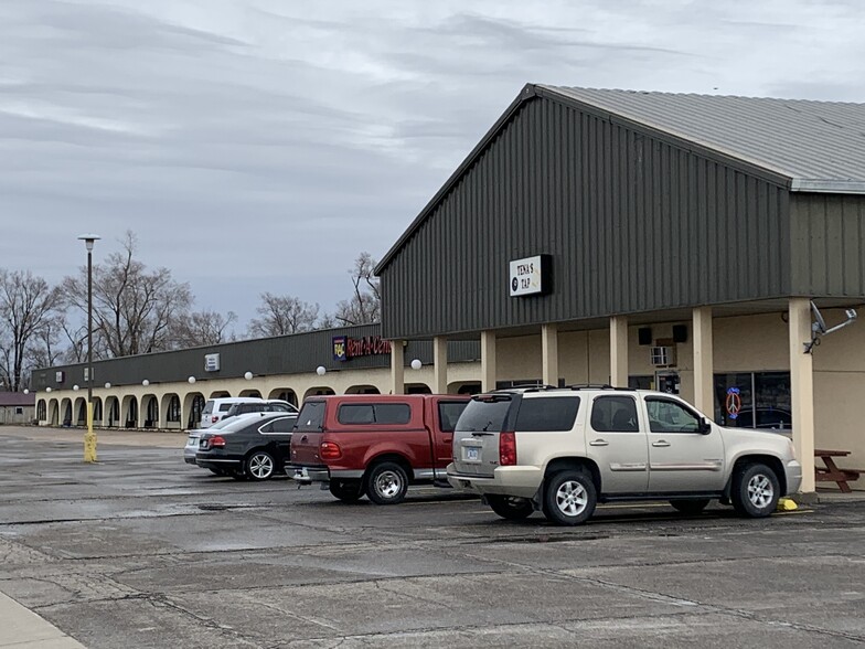 4502 Avenue O, Fort Madison, IA for sale - Building Photo - Image 1 of 1