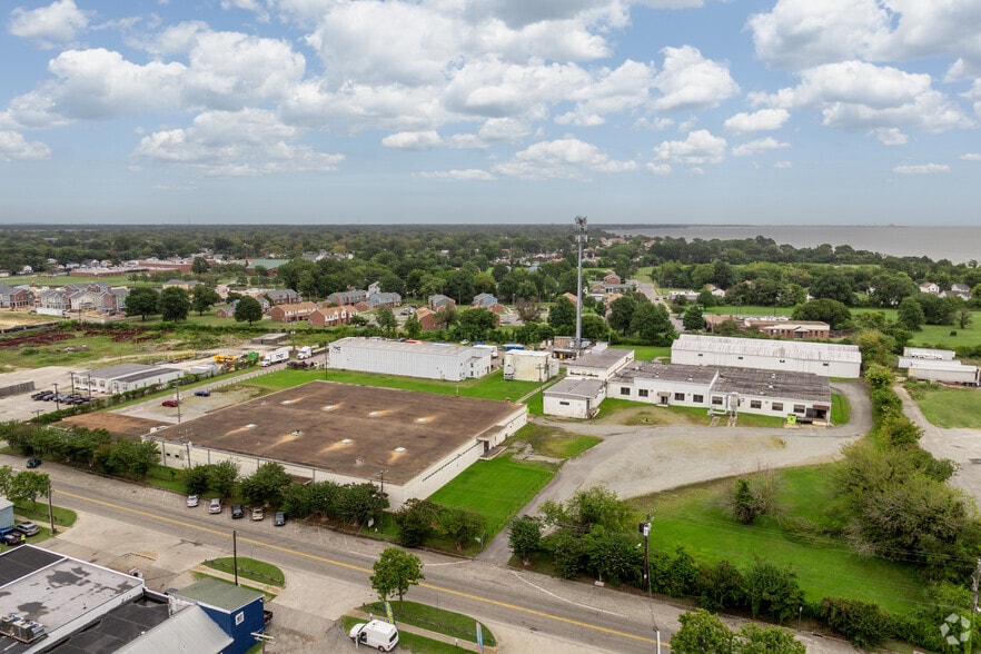 900 Jefferson Ave, Newport News, VA for lease - Aerial - Image 3 of 9