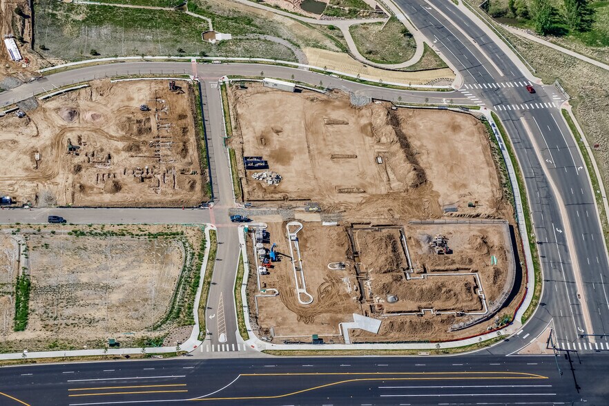 12045 S Parker Rd, Parker, CO à vendre - Photo du bâtiment - Image 2 de 20