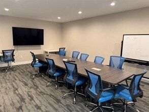 2720 NW 6th St, Gainesville, FL for lease Interior Photo- Image 2 of 4