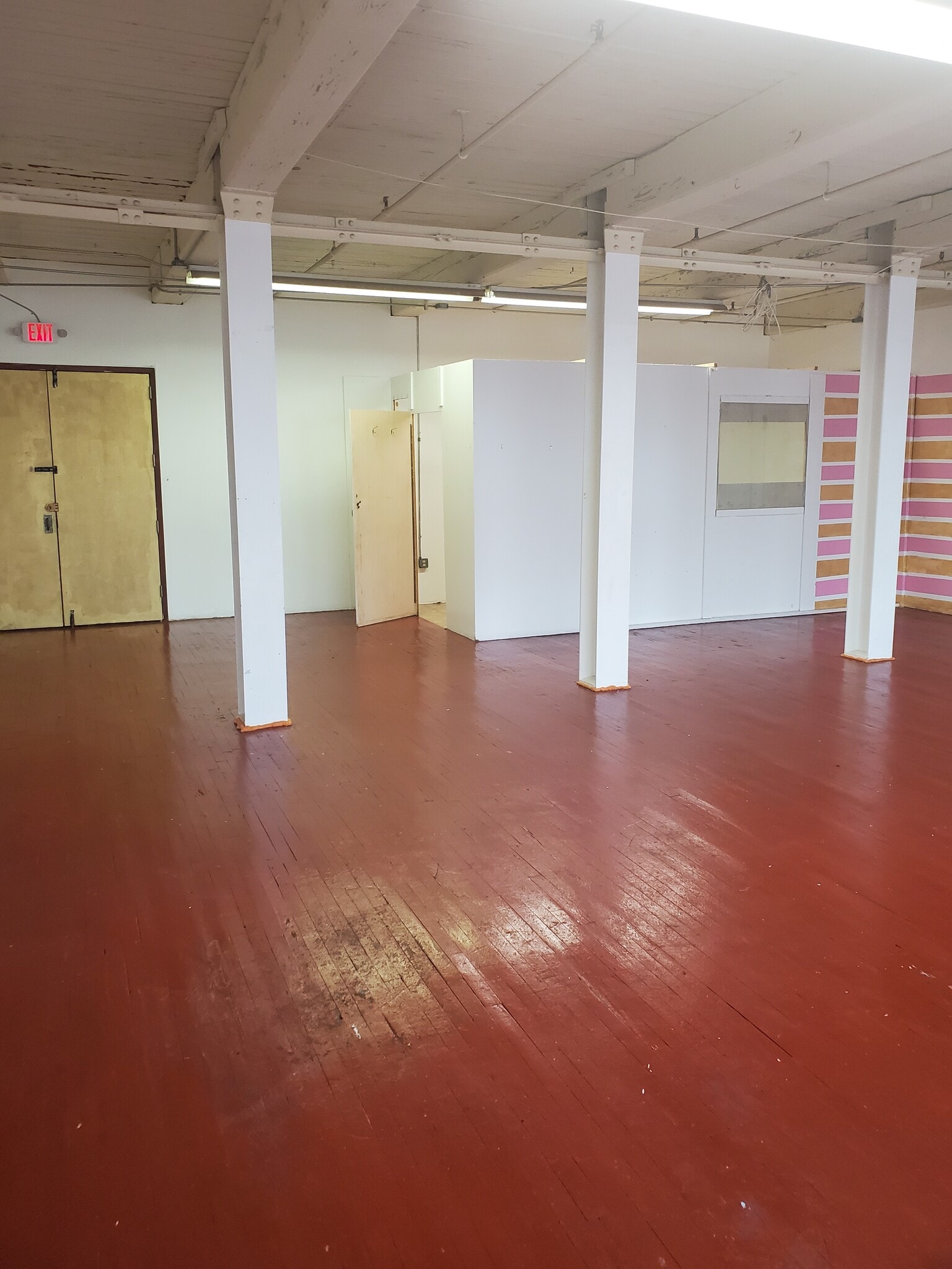 208 S Pulaski St, Baltimore, MD for lease Interior Photo- Image 1 of 13