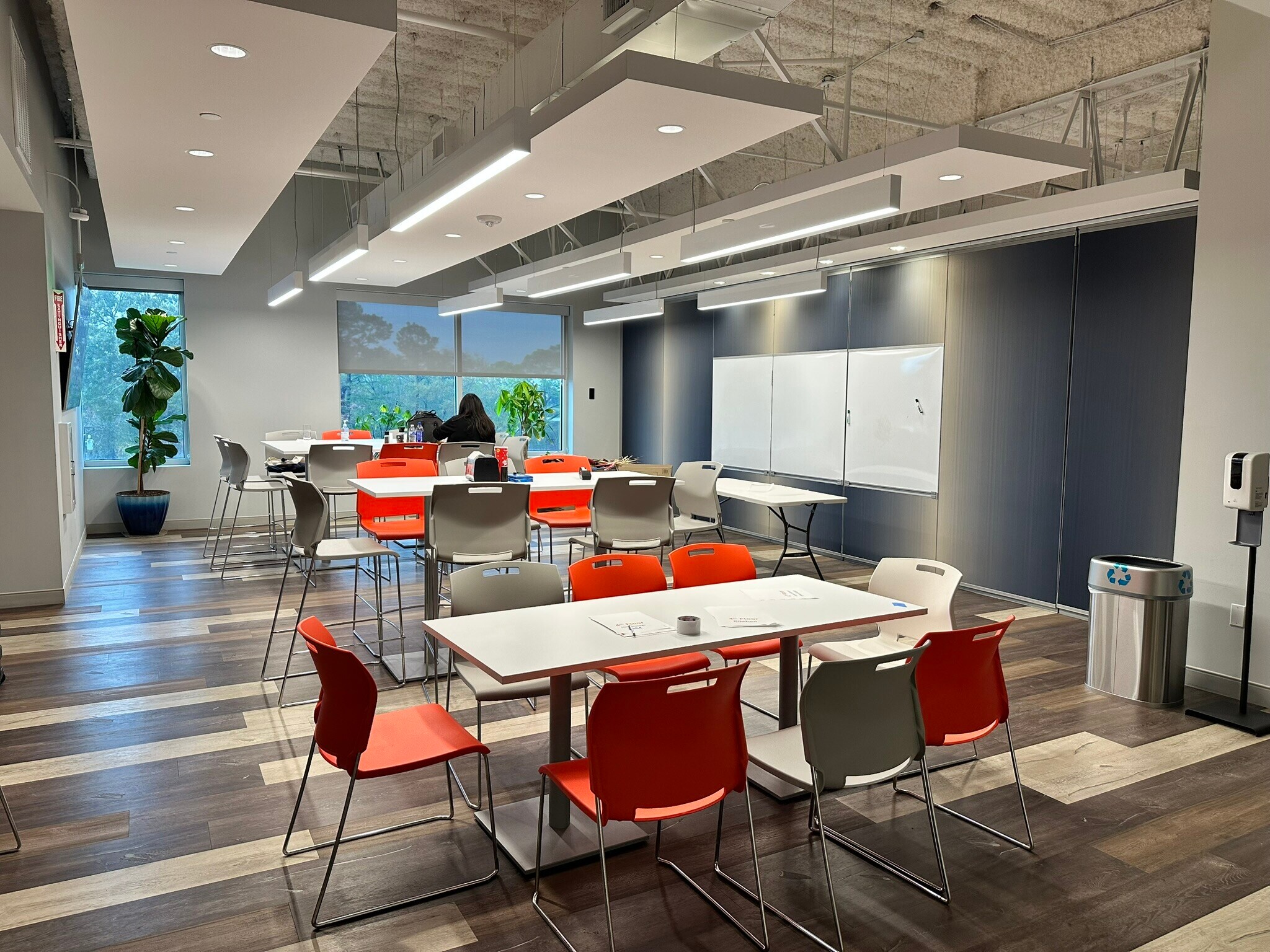 505 S Friendswood Dr, Friendswood, TX for lease Interior Photo- Image 1 of 23