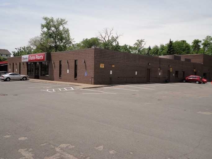8810 Lyndale Ave S, Bloomington, MN for lease - Building Photo - Image 3 of 5