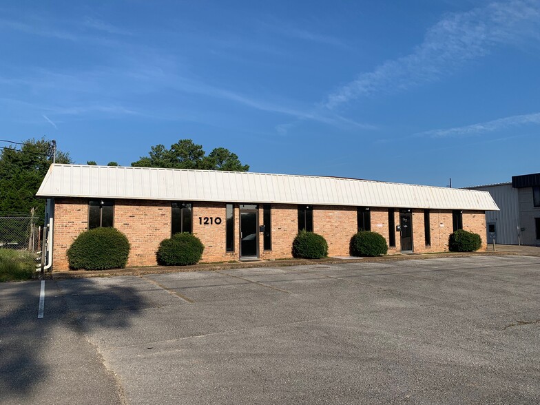 1210 Hutson Dr, Mobile, AL for lease - Building Photo - Image 1 of 2