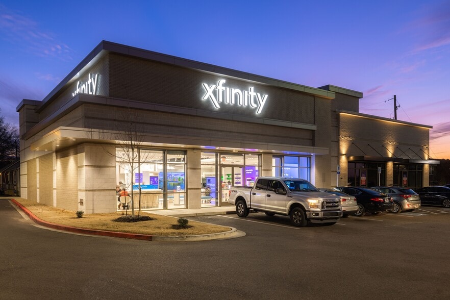 2847 Poplar Ave, Memphis, TN for lease - Building Photo - Image 2 of 28