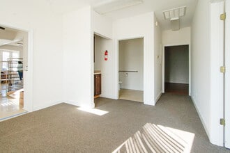 921 Harmony Rd, Eatonton, GA à louer Photo intérieure- Image 2 de 8