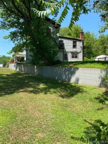 12 River Rd, Barryville, NY for sale - Primary Photo - Image 1 of 34