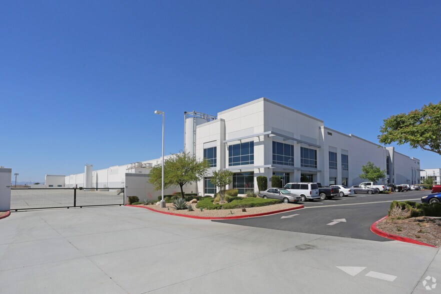 13415 Sabre St, Victorville, CA à louer - Photo du bâtiment - Image 1 de 4